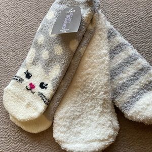 Cozy fuzzy slipper socks 3 pairs NWT Gray and White